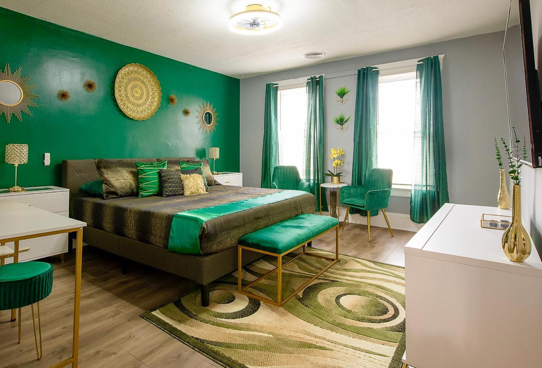 The Tremont Emerald - By Christmas Story House - Historic Charm & Modern Comfort Near Downtown With Parking, 300Mb Wifi & Self Check-In Кливленд Экстерьер фото