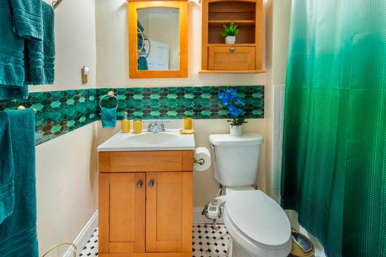 The Tremont Emerald - By Christmas Story House - Historic Charm & Modern Comfort Near Downtown With Parking, 300Mb Wifi & Self Check-In Кливленд Экстерьер фото