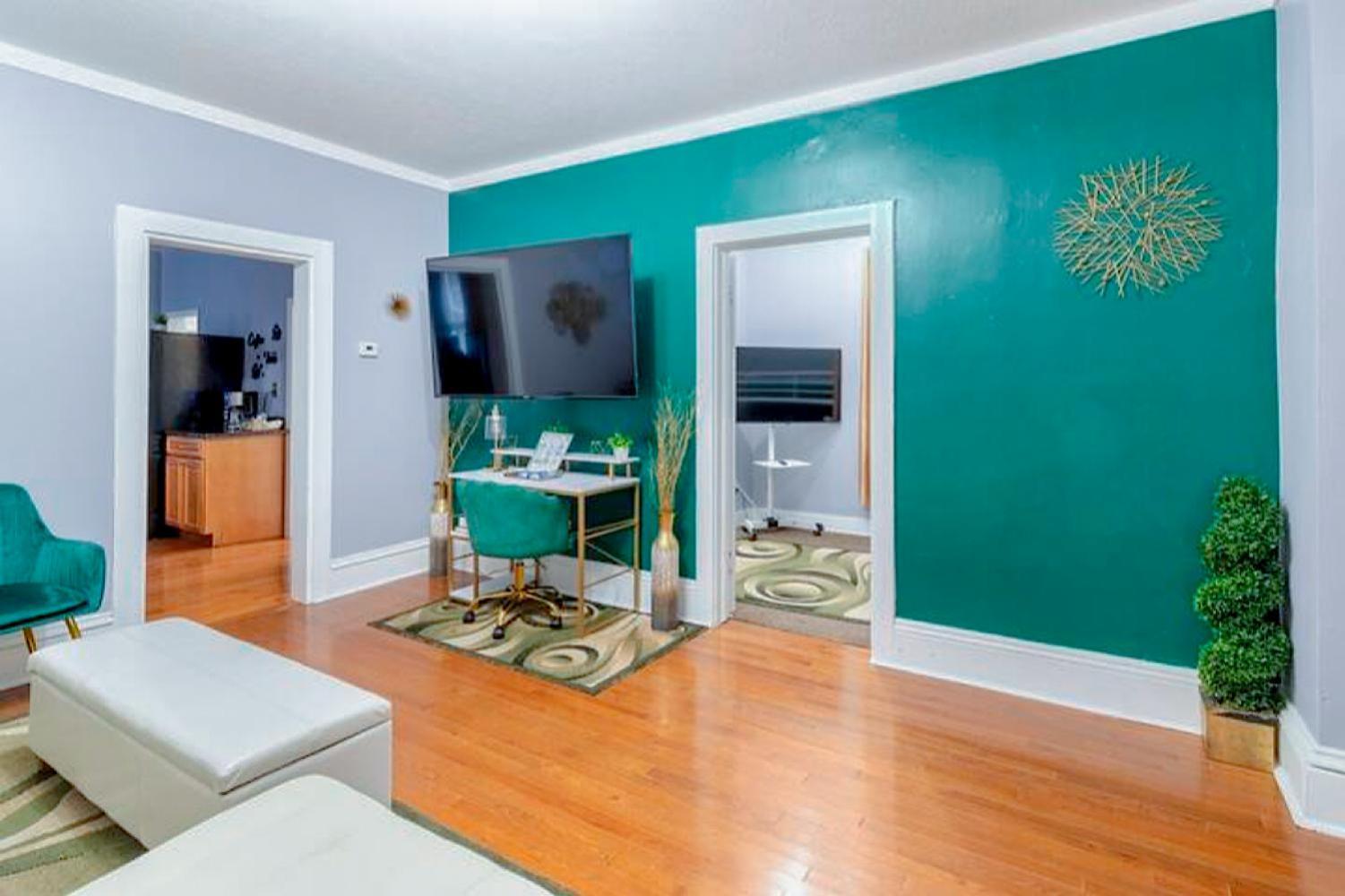 The Tremont Emerald - By Christmas Story House - Historic Charm & Modern Comfort Near Downtown With Parking, 300Mb Wifi & Self Check-In Кливленд Экстерьер фото