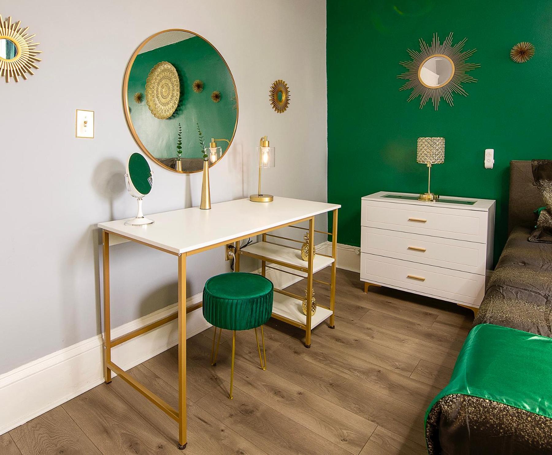 The Tremont Emerald - By Christmas Story House - Historic Charm & Modern Comfort Near Downtown With Parking, 300Mb Wifi & Self Check-In Кливленд Экстерьер фото