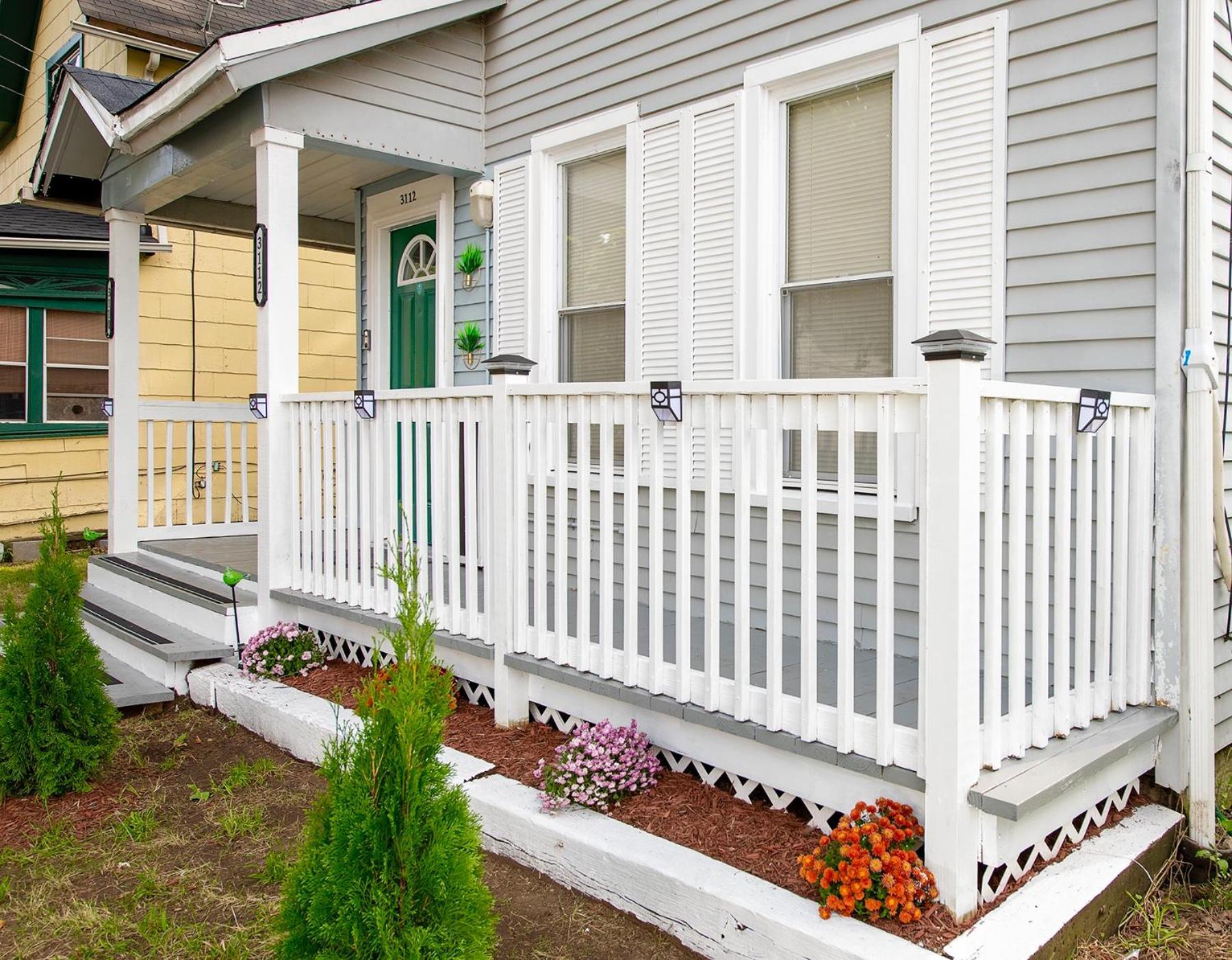 The Tremont Emerald - By Christmas Story House - Historic Charm & Modern Comfort Near Downtown With Parking, 300Mb Wifi & Self Check-In Кливленд Экстерьер фото