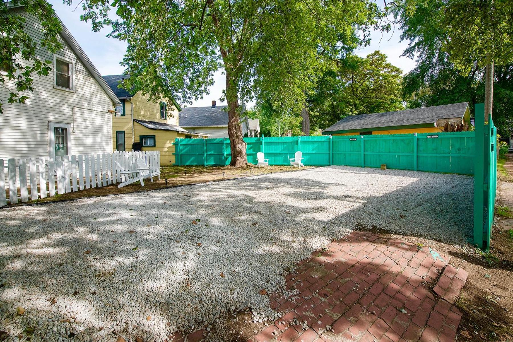 The Tremont Emerald - By Christmas Story House - Historic Charm & Modern Comfort Near Downtown With Parking, 300Mb Wifi & Self Check-In Кливленд Экстерьер фото