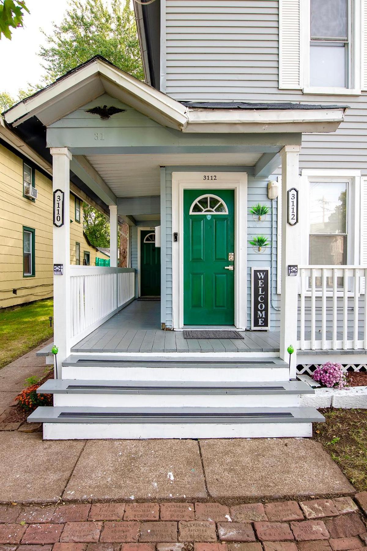 The Tremont Emerald - By Christmas Story House - Historic Charm & Modern Comfort Near Downtown With Parking, 300Mb Wifi & Self Check-In Кливленд Экстерьер фото